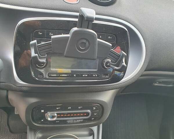 Черный Смарт EQ Forfour, объемом двигателя 0 л и пробегом 42 тыс. км за 8999 $, фото 13 на Automoto.ua