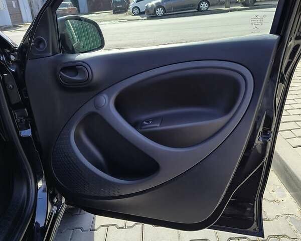 Чорний Смарт EQ Forfour, об'ємом двигуна 0 л та пробігом 65 тис. км за 8900 $, фото 17 на Automoto.ua