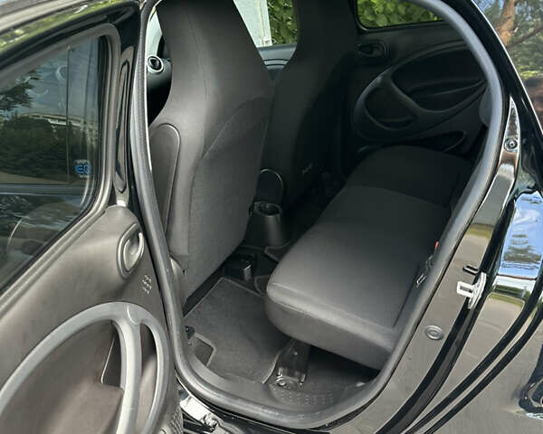 Черный Смарт EQ Forfour, объемом двигателя 0 л и пробегом 38 тыс. км за 9600 $, фото 41 на Automoto.ua