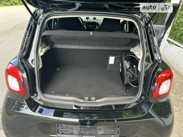 Черный Смарт EQ Forfour, объемом двигателя 0 л и пробегом 38 тыс. км за 9600 $, фото 34 на Automoto.ua