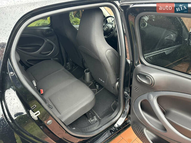 Чорний Смарт EQ Forfour, об'ємом двигуна 0 л та пробігом 35 тис. км за 9300 $, фото 19 на Automoto.ua