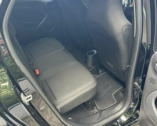 Черный Смарт EQ Forfour, объемом двигателя 0 л и пробегом 38 тыс. км за 9600 $, фото 42 на Automoto.ua