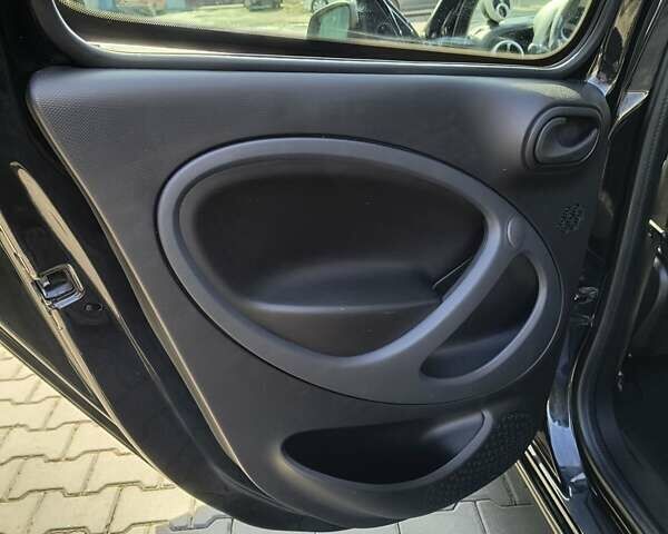 Чорний Смарт EQ Forfour, об'ємом двигуна 0 л та пробігом 65 тис. км за 8900 $, фото 12 на Automoto.ua