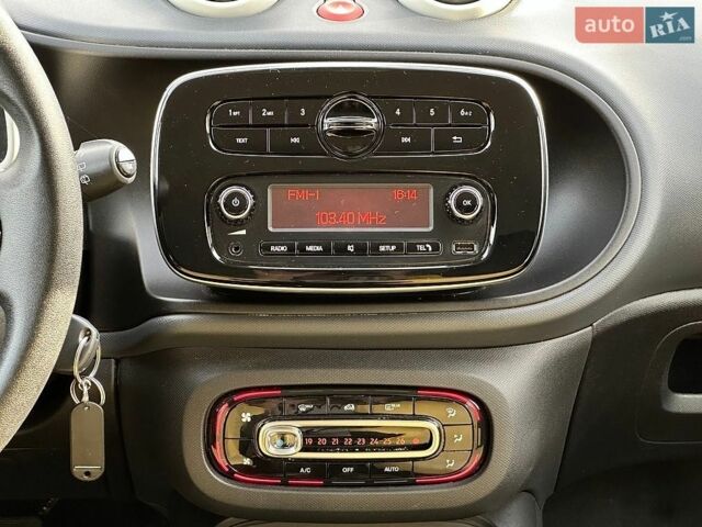 Черный Смарт EQ Forfour, объемом двигателя 0 л и пробегом 76 тыс. км за 8900 $, фото 17 на Automoto.ua