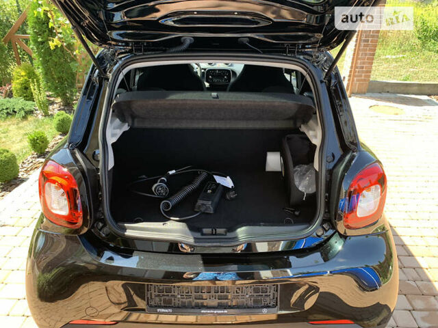 Черный Смарт EQ Forfour, объемом двигателя 0 л и пробегом 38 тыс. км за 9600 $, фото 25 на Automoto.ua