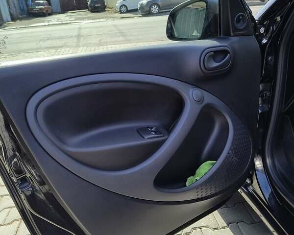 Чорний Смарт EQ Forfour, об'ємом двигуна 0 л та пробігом 65 тис. км за 8900 $, фото 9 на Automoto.ua