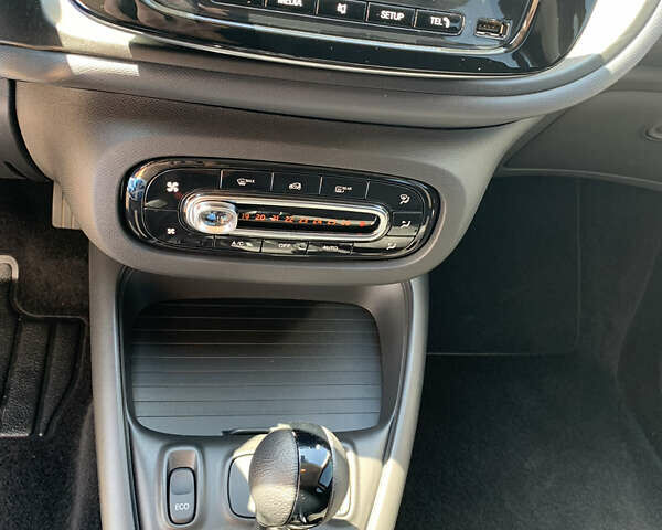 Черный Смарт EQ Forfour, объемом двигателя 0 л и пробегом 38 тыс. км за 9600 $, фото 21 на Automoto.ua