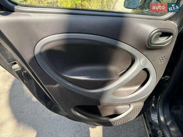 Чорний Смарт EQ Forfour, об'ємом двигуна 0.1 л та пробігом 40 тис. км за 9390 $, фото 12 на Automoto.ua