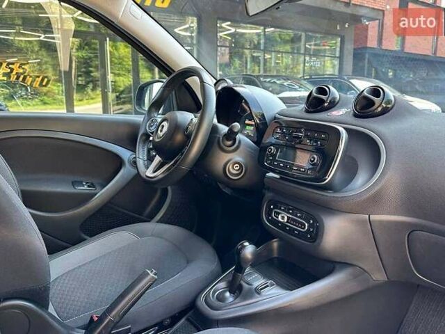 Черный Смарт EQ Forfour, объемом двигателя 0 л и пробегом 31 тыс. км за 11800 $, фото 13 на Automoto.ua