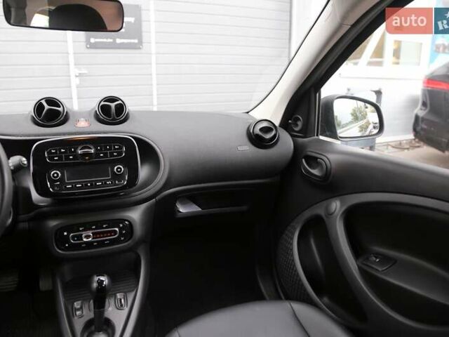 Черный Смарт EQ Forfour, объемом двигателя 0 л и пробегом 44 тыс. км за 9900 $, фото 12 на Automoto.ua