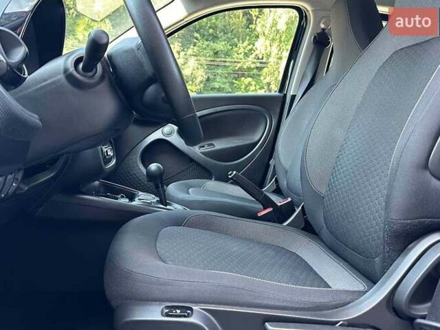 Черный Смарт EQ Forfour, объемом двигателя 0 л и пробегом 31 тыс. км за 11800 $, фото 8 на Automoto.ua