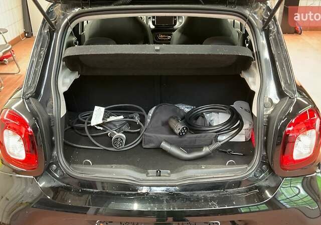 Черный Смарт EQ Forfour, объемом двигателя 0 л и пробегом 24 тыс. км за 12500 $, фото 12 на Automoto.ua