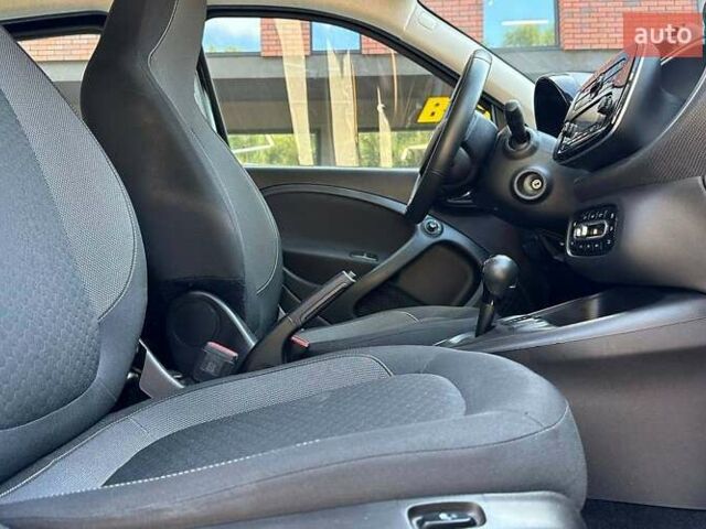Черный Смарт EQ Forfour, объемом двигателя 0 л и пробегом 31 тыс. км за 11800 $, фото 14 на Automoto.ua