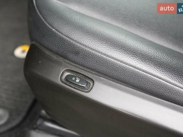 Черный Смарт EQ Forfour, объемом двигателя 0 л и пробегом 44 тыс. км за 9900 $, фото 19 на Automoto.ua