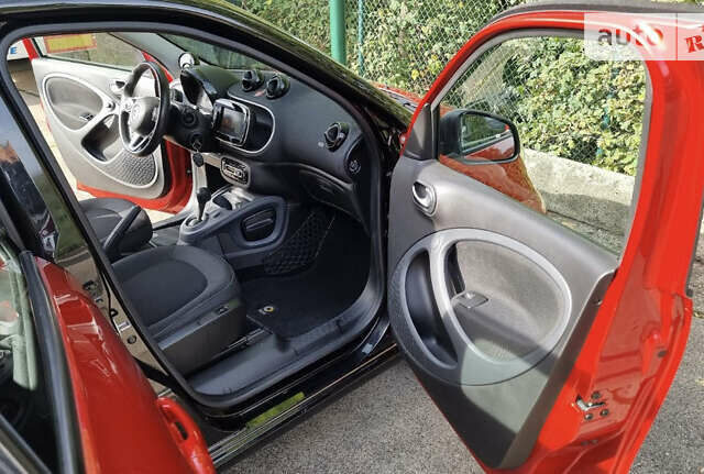 Красный Смарт EQ Forfour, объемом двигателя 0 л и пробегом 50 тыс. км за 15960 $, фото 4 на Automoto.ua