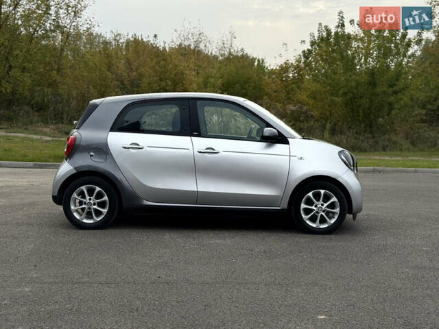 Сірий Смарт EQ Forfour, об'ємом двигуна 0 л та пробігом 51 тис. км за 9500 $, фото 4 на Automoto.ua