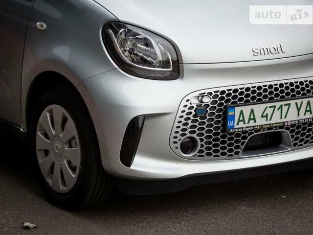 Сірий Смарт EQ Forfour, об'ємом двигуна 0 л та пробігом 40 тис. км за 12900 $, фото 41 на Automoto.ua