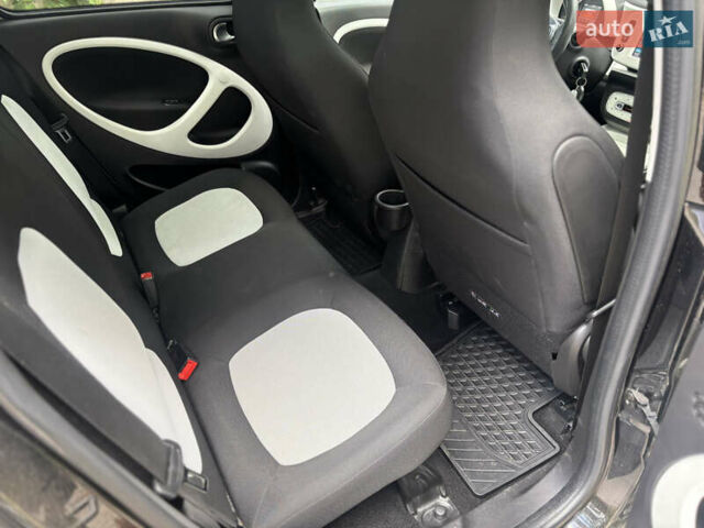 Серый Смарт EQ Forfour, объемом двигателя 0 л и пробегом 16 тыс. км за 10000 $, фото 17 на Automoto.ua