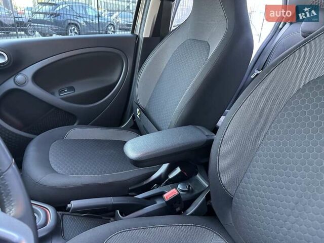 Сірий Смарт EQ Forfour, об'ємом двигуна 0 л та пробігом 46 тис. км за 12500 $, фото 43 на Automoto.ua