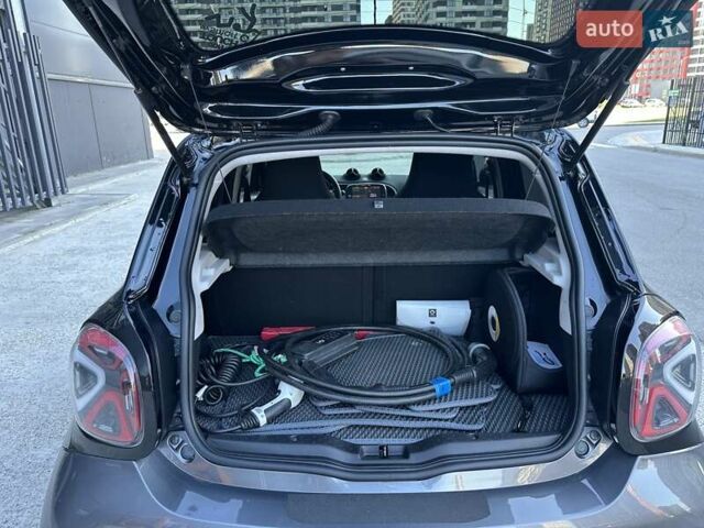 Сірий Смарт EQ Forfour, об'ємом двигуна 0 л та пробігом 46 тис. км за 12500 $, фото 49 на Automoto.ua