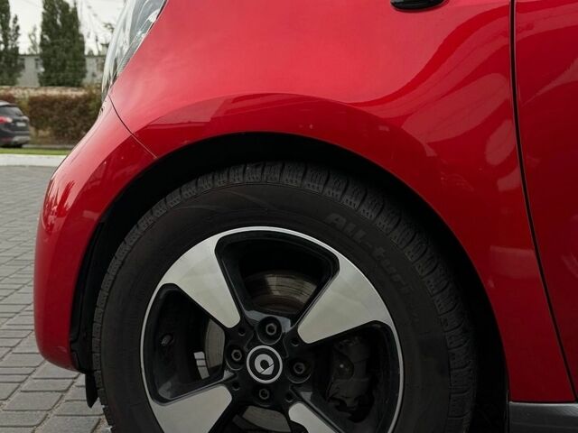 Сірий Смарт EQ Forfour, об'ємом двигуна 0 л та пробігом 54 тис. км за 9900 $, фото 26 на Automoto.ua