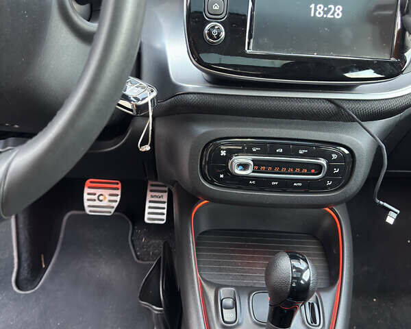 Серый Смарт EQ Forfour, объемом двигателя 0 л и пробегом 47 тыс. км за 11000 $, фото 10 на Automoto.ua