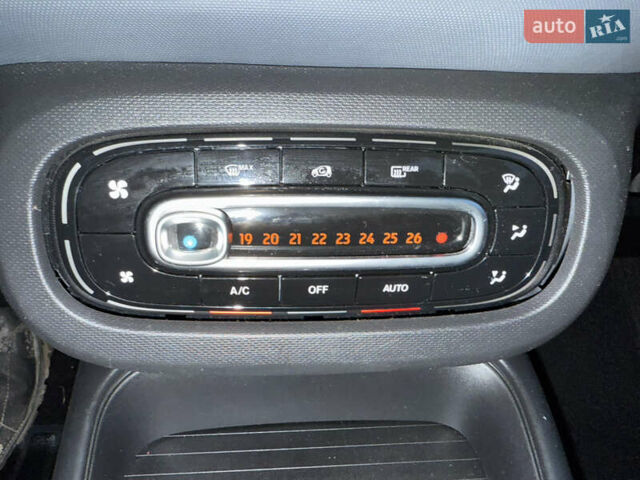 Синий Смарт EQ Forfour, объемом двигателя 0 л и пробегом 33 тыс. км за 9900 $, фото 29 на Automoto.ua