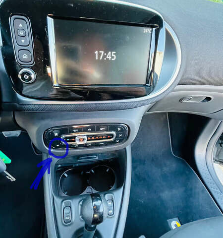 Білий Смарт EQ Fortwo, об'ємом двигуна 0 л та пробігом 33 тис. км за 14990 $, фото 10 на Automoto.ua