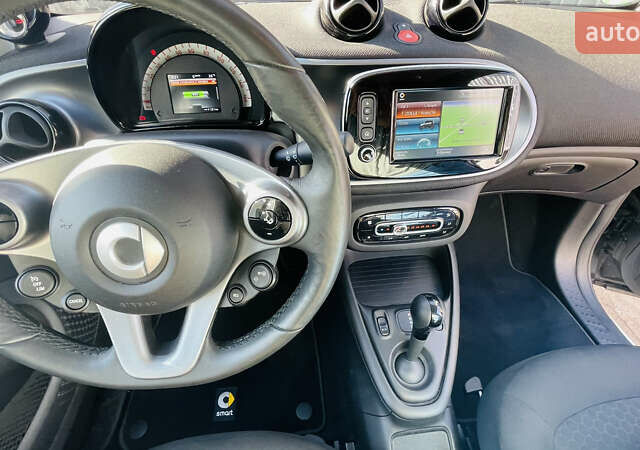 Білий Смарт EQ Fortwo, об'ємом двигуна 0 л та пробігом 33 тис. км за 14990 $, фото 16 на Automoto.ua