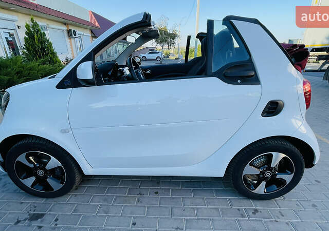 Білий Смарт EQ Fortwo, об'ємом двигуна 0 л та пробігом 33 тис. км за 14990 $, фото 7 на Automoto.ua