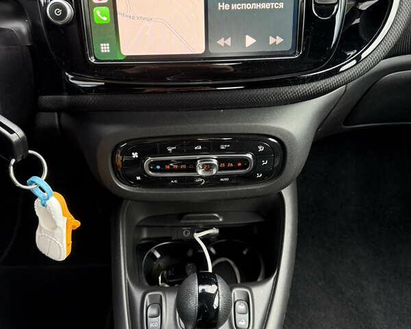 Білий Смарт EQ Fortwo, об'ємом двигуна 0 л та пробігом 23 тис. км за 15850 $, фото 21 на Automoto.ua
