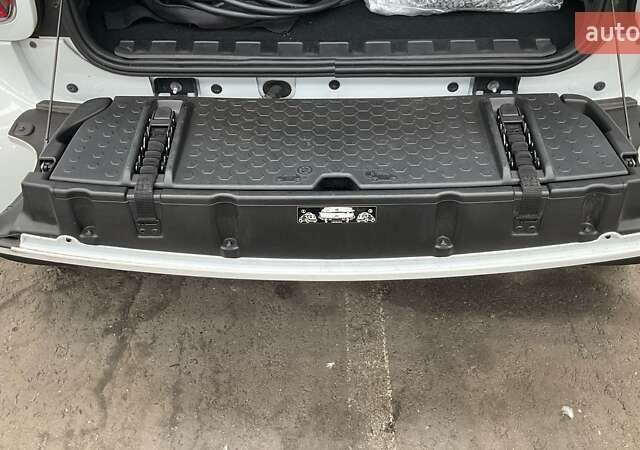 Белый Смарт EQ Fortwo, объемом двигателя 0 л и пробегом 13 тыс. км за 16500 $, фото 9 на Automoto.ua