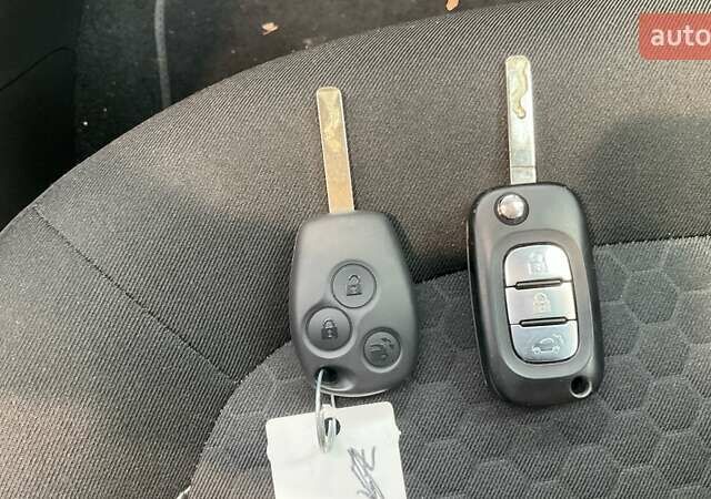 Белый Смарт EQ Fortwo, объемом двигателя 0 л и пробегом 13 тыс. км за 16500 $, фото 20 на Automoto.ua