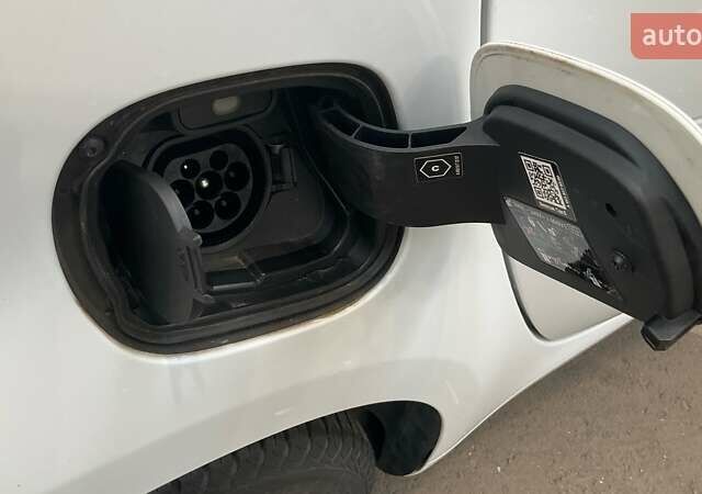 Белый Смарт EQ Fortwo, объемом двигателя 0 л и пробегом 13 тыс. км за 16500 $, фото 8 на Automoto.ua