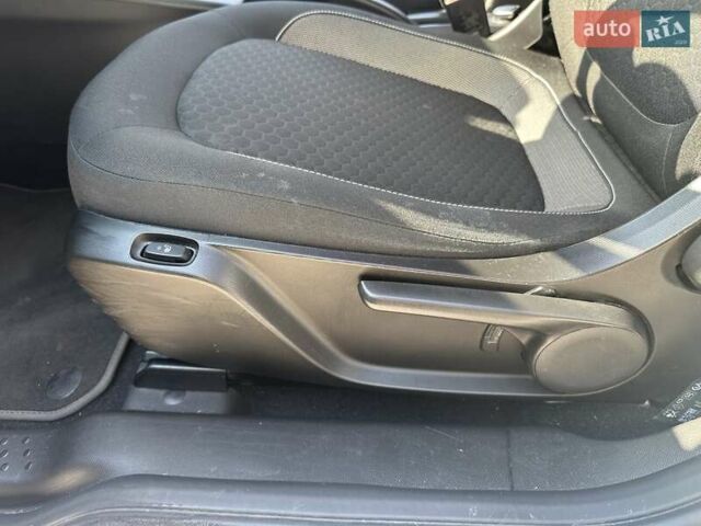 Белый Смарт EQ Fortwo, объемом двигателя 0 л и пробегом 28 тыс. км за 13875 $, фото 12 на Automoto.ua