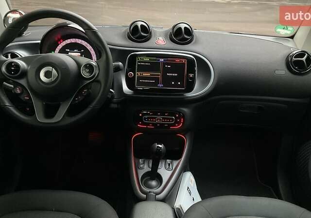 Белый Смарт EQ Fortwo, объемом двигателя 0 л и пробегом 32 тыс. км за 13450 $, фото 7 на Automoto.ua