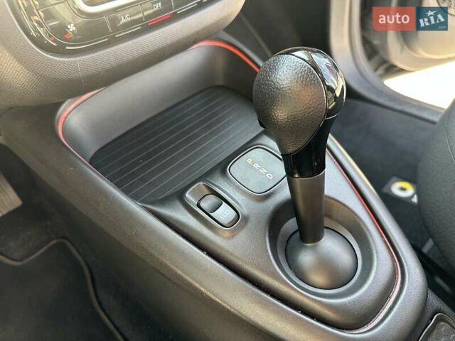 Белый Смарт EQ Fortwo, объемом двигателя 0 л и пробегом 28 тыс. км за 13875 $, фото 15 на Automoto.ua