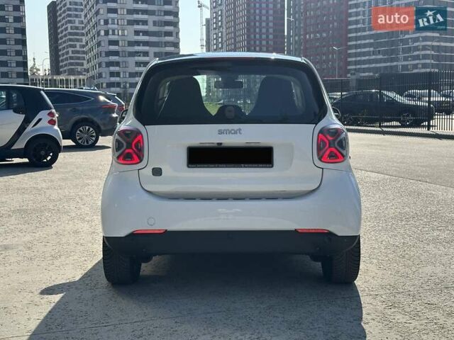 Белый Смарт EQ Fortwo, объемом двигателя 0 л и пробегом 28 тыс. км за 13875 $, фото 7 на Automoto.ua