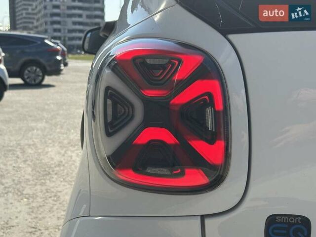 Белый Смарт EQ Fortwo, объемом двигателя 0 л и пробегом 28 тыс. км за 13875 $, фото 9 на Automoto.ua
