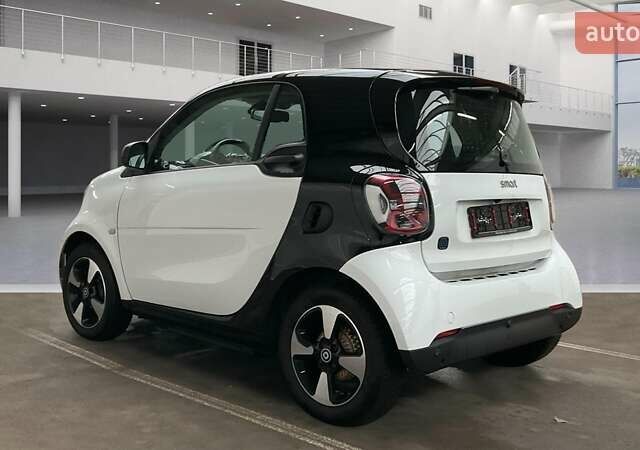 Белый Смарт EQ Fortwo, объемом двигателя 0 л и пробегом 32 тыс. км за 13450 $, фото 1 на Automoto.ua
