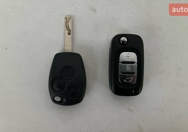 Белый Смарт EQ Fortwo, объемом двигателя 0 л и пробегом 32 тыс. км за 13450 $, фото 17 на Automoto.ua