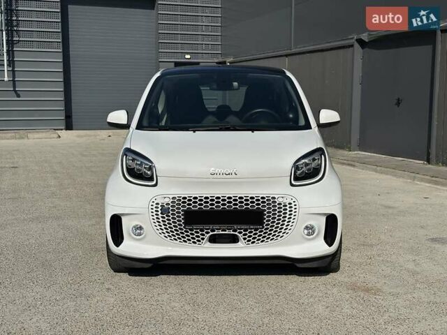 Белый Смарт EQ Fortwo, объемом двигателя 0 л и пробегом 28 тыс. км за 13875 $, фото 3 на Automoto.ua
