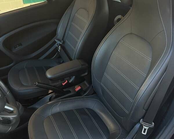 Черный Смарт EQ Fortwo, объемом двигателя 0 л и пробегом 35 тыс. км за 10450 $, фото 39 на Automoto.ua