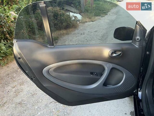 Черный Смарт EQ Fortwo, объемом двигателя 0 л и пробегом 35 тыс. км за 10450 $, фото 35 на Automoto.ua