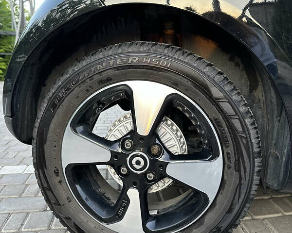 Черный Смарт EQ Fortwo, объемом двигателя 0 л и пробегом 38 тыс. км за 8999 $, фото 7 на Automoto.ua