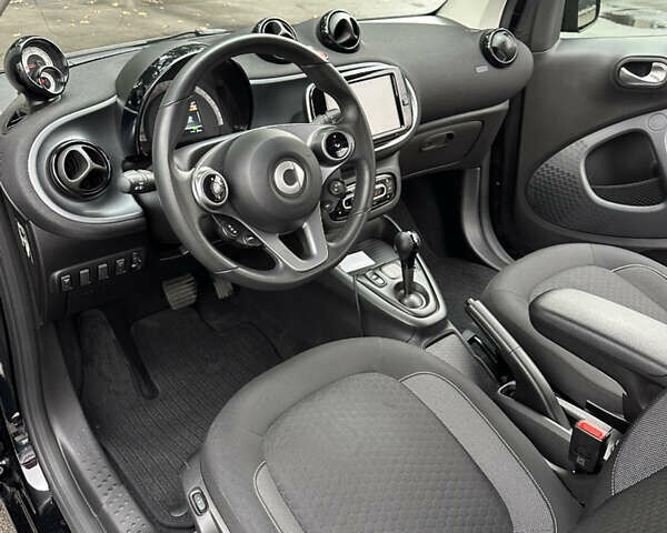 Черный Смарт EQ Fortwo, объемом двигателя 0 л и пробегом 32 тыс. км за 13500 $, фото 8 на Automoto.ua