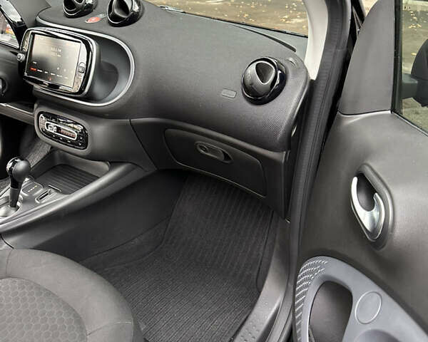 Черный Смарт EQ Fortwo, объемом двигателя 0 л и пробегом 32 тыс. км за 13500 $, фото 12 на Automoto.ua