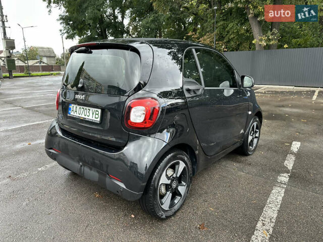 Черный Смарт EQ Fortwo, объемом двигателя 0 л и пробегом 32 тыс. км за 13500 $, фото 5 на Automoto.ua
