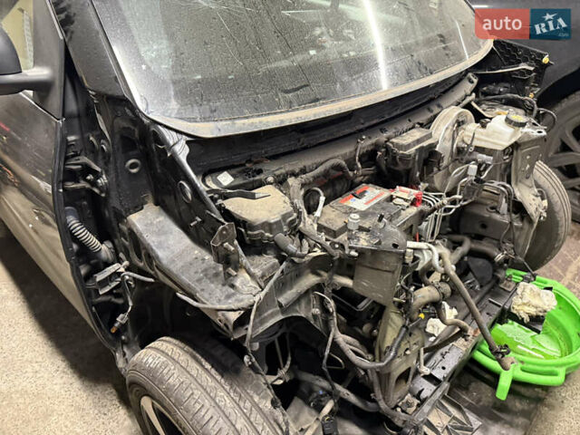 Черный Смарт EQ Fortwo, объемом двигателя 0 л и пробегом 50 тыс. км за 5000 $, фото 10 на Automoto.ua