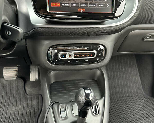 Черный Смарт EQ Fortwo, объемом двигателя 0 л и пробегом 32 тыс. км за 13500 $, фото 11 на Automoto.ua